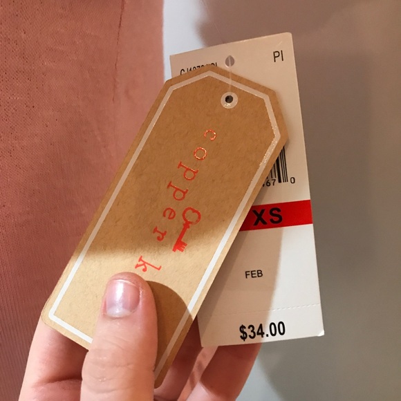 Women’s copper key pink ruffle top - Picture 5 of 7